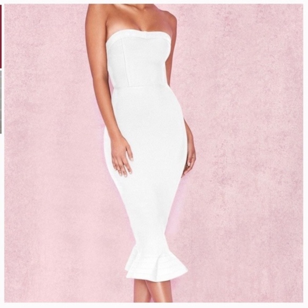 House of CB FABRIZIA (SOLD OUT)

WHITE BANDAGE STRAPLESS FLUTED-HEM DRESS